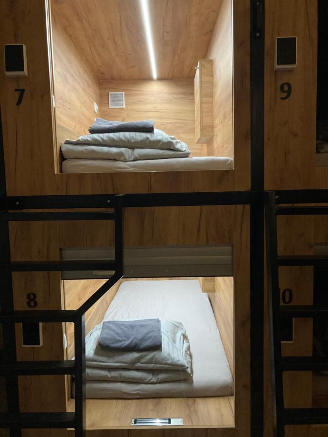 Capsule Hostel Zizkov Tower Prag Dış mekan fotoğraf