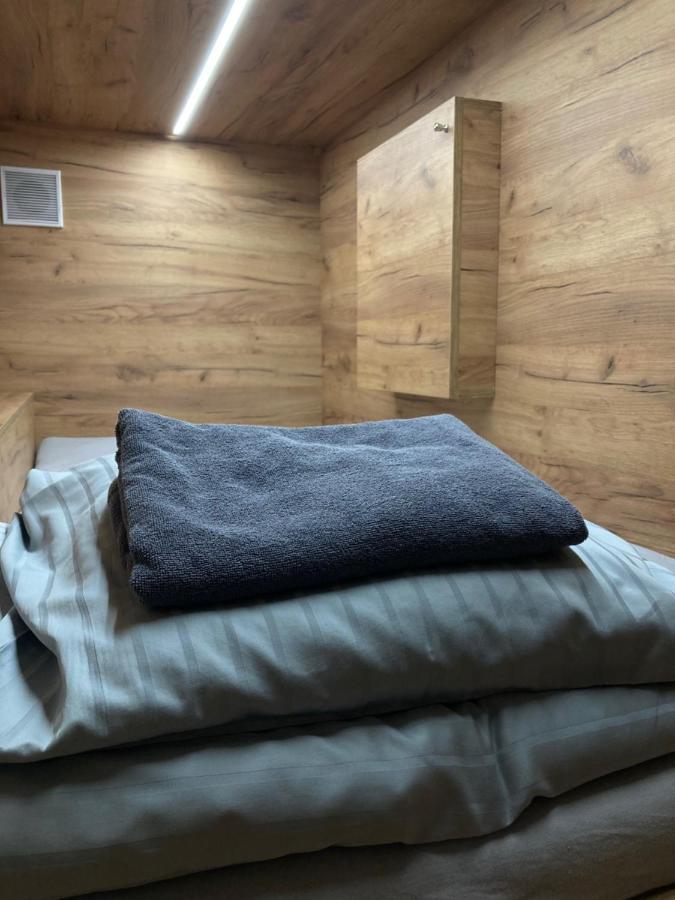 Capsule Hostel Zizkov Tower Prag Dış mekan fotoğraf