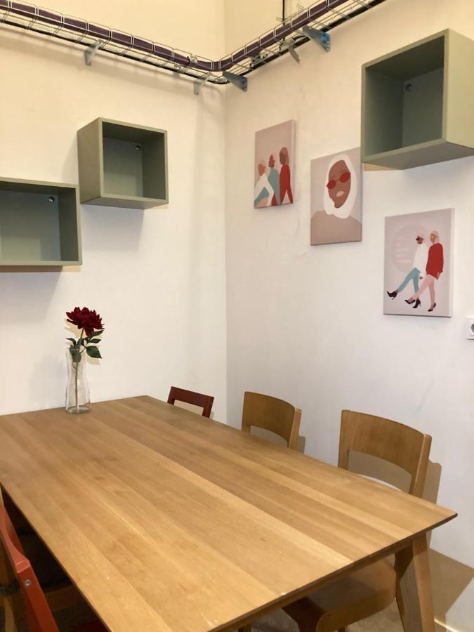 Capsule Hostel Zizkov Tower Prag Dış mekan fotoğraf