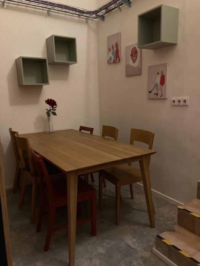 Capsule Hostel Zizkov Tower Prag Dış mekan fotoğraf
