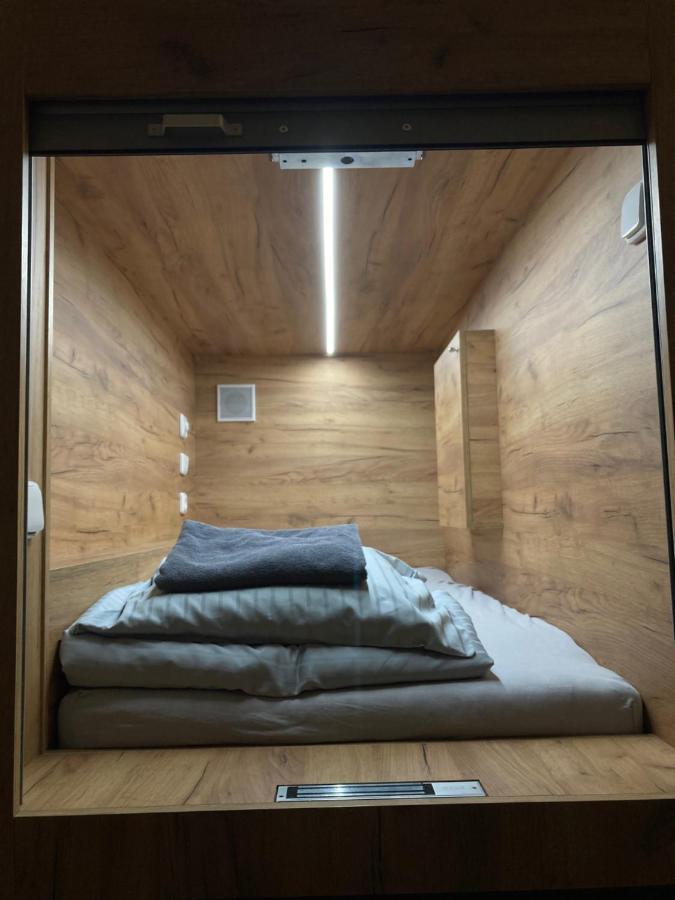 Capsule Hostel Zizkov Tower Prag Dış mekan fotoğraf